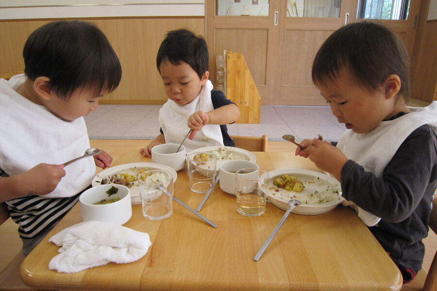 離乳食(0歳児)・食事(1,2歳児)