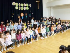 “７～１１月生まれのお誕生会”の様子